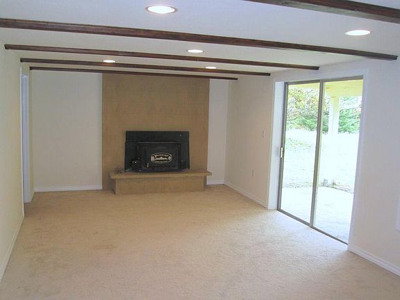 5th image of 16161 Cassie Pl NW