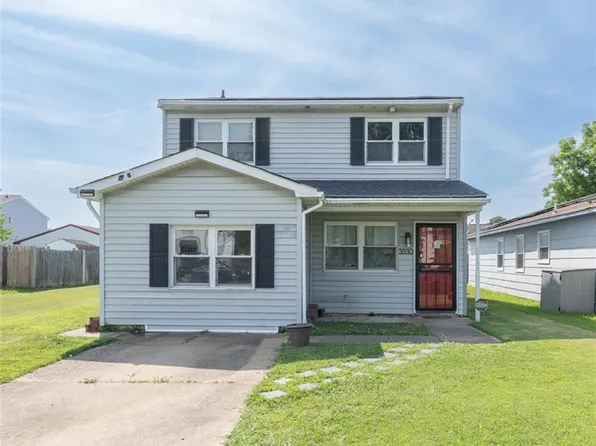 3830 Peachtree Ln E, Portsmouth, VA 23703