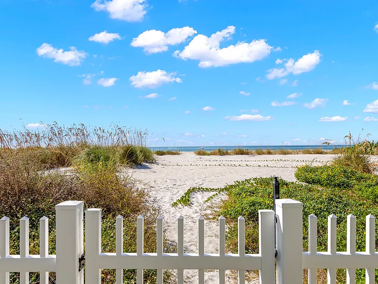 10042 Gulf Blvd — Photo 92