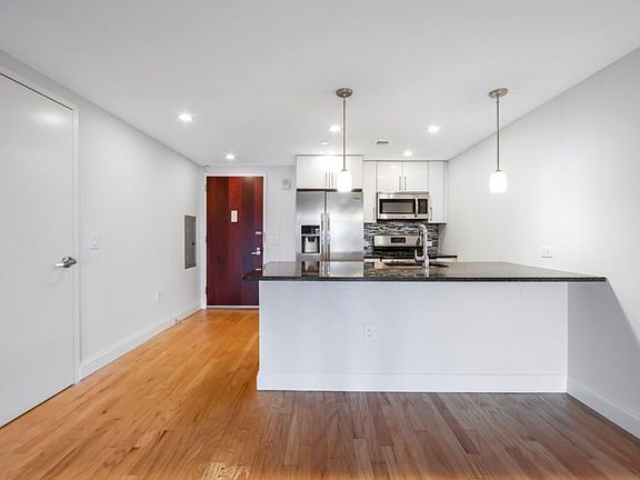 2nd image of 1702 Park Ave #401