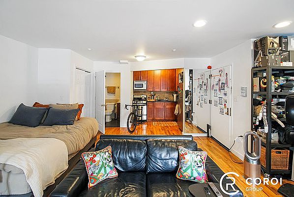 1st image of 119 Hart St APT 1A
