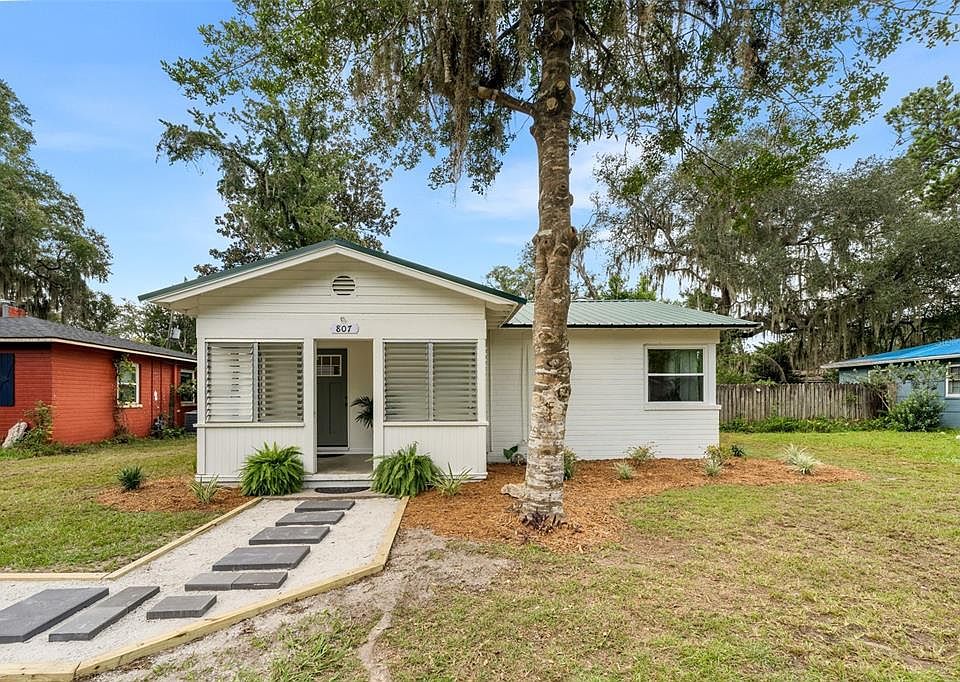 1st image of 807 NW 24TH AVENUE