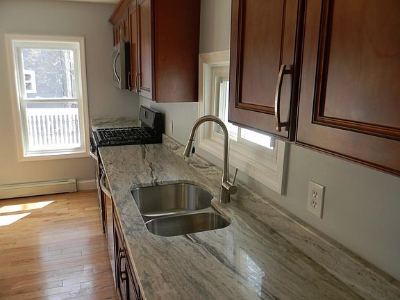 4th image of 59 S Leyden St