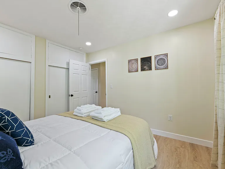 719 Hanshaw Rd #2 — Photo 20