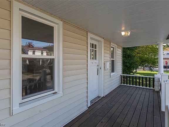 2nd image of 2127 Quail St