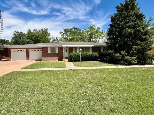 512 W 9th St, Hale Center, TX 79041