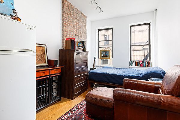 1st image of 38 Orchard St #2D