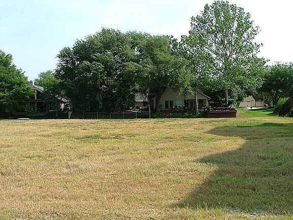 5th image of 15342 Oyster Creek Ln