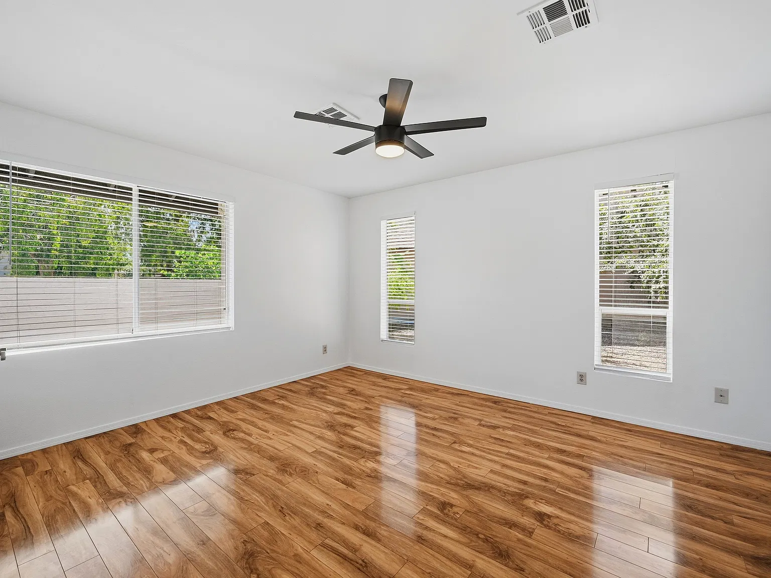 3 bed, 1479 sqft, $2,500 — Photo 4
