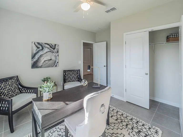 820 NE 7th Pl — Photo 23