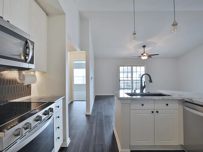 763 Hidden Springs Dr — Photo 16