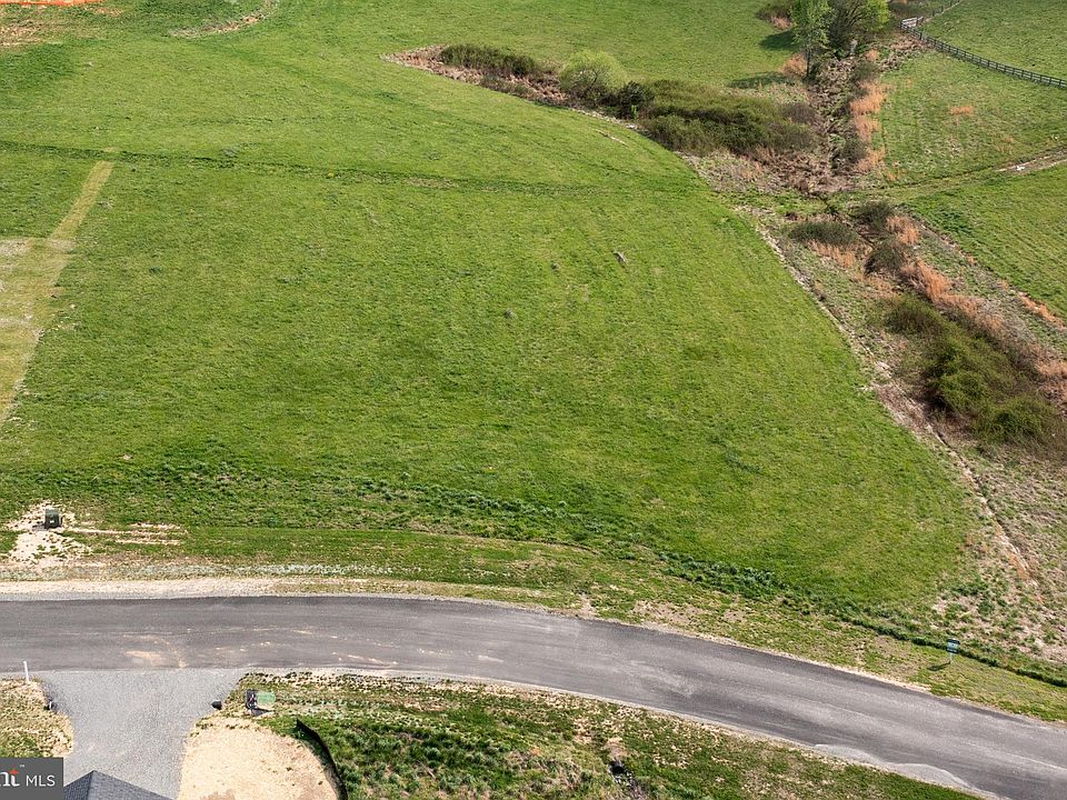 2nd image of 19 Rock Island Rdg