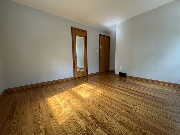 4th image of 2223 Carney Ave