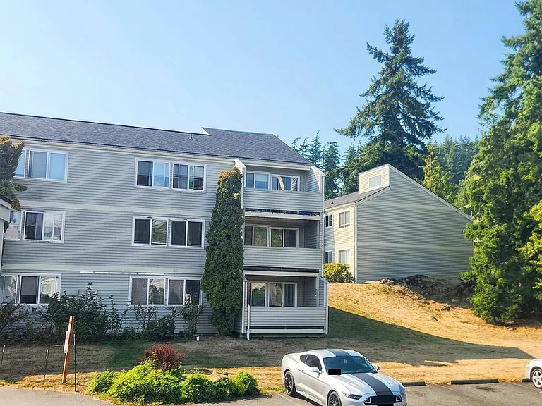 Heather Ridge, 2 Bedrooms, 1 Bathroom Apartments for Rent! — Photo 28