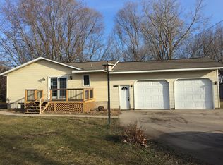 4140 Otter Lake Rd, Gem Lake, MN 55110