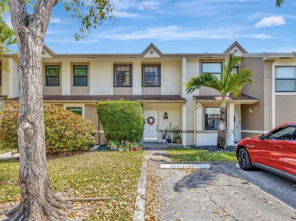 226 City View Dr, Fort Lauderdale, FL 33311