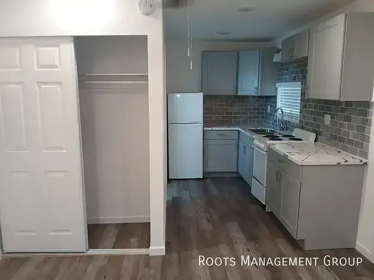 10540 E Apache Trl #411 — Photo 5