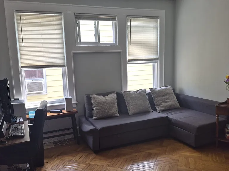 54 Lindsley Pl #2 — Photo 2