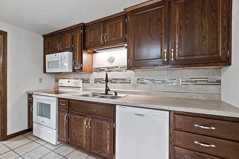 1 bed, 1.0 bath, 697 sqft, $999 — Photo 4