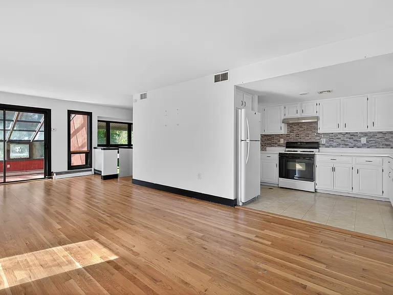 40 Felter Hill Rd — Photo 14