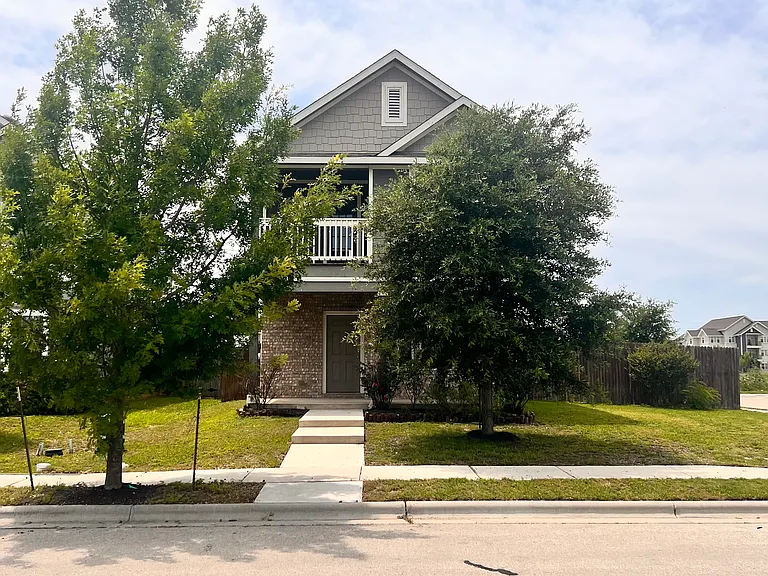 100 Clearlake Dr — Photo 2