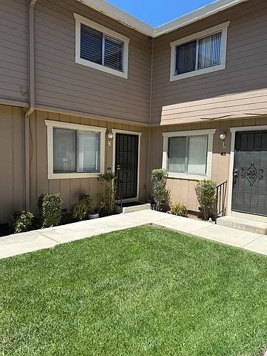 123 W Beverly Pl #M Photo 1 123 W Beverly Pl #M Photo 1