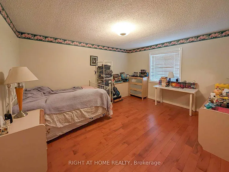 64 Springfield Blvd — Photo 15