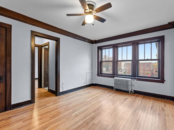 2435 W Wisconsin Ave #106