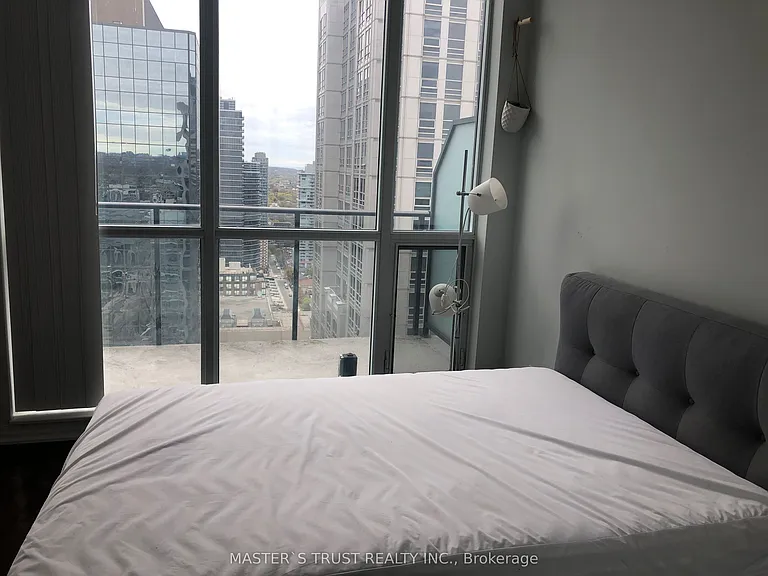 770 Bay St #Penthouse 103 — Photo 6