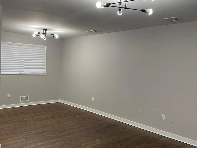 7 Castle Dr — Photo 7