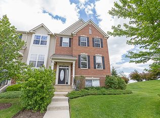 411 Town Center Blvd, Gilberts, IL 60136