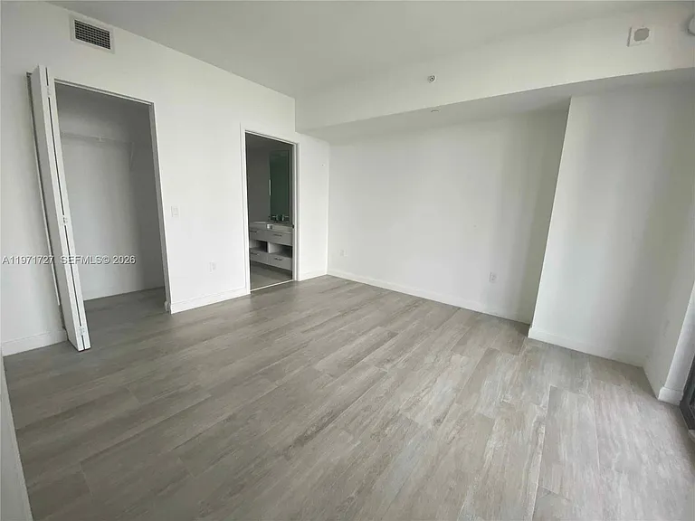 45 SW 9th St #3703 — Photo 12