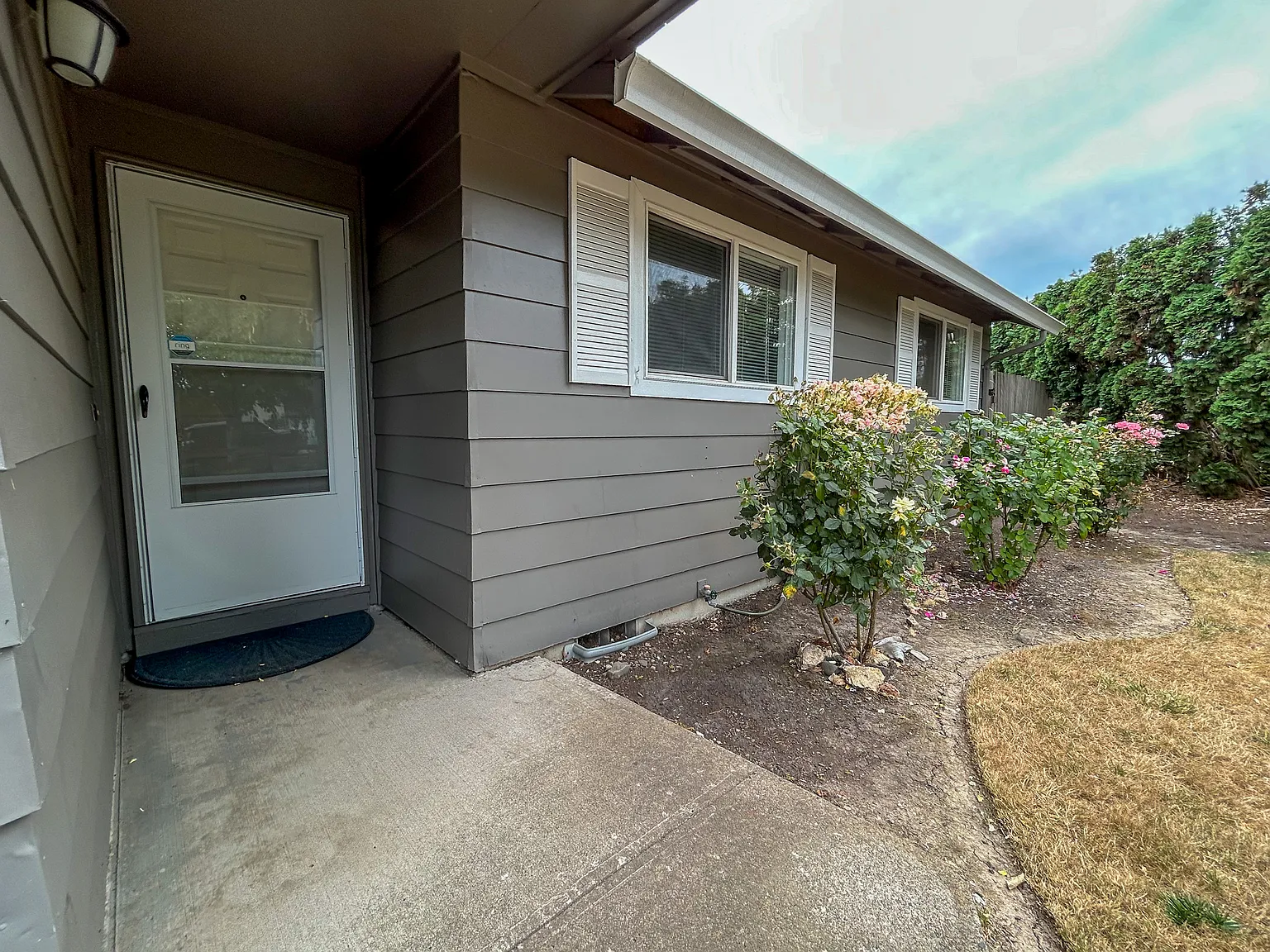 3 bed, 1356 sqft, $2,395 — Photo 4