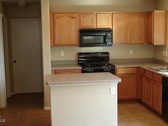 2nd image of 703 W Sunset Dr