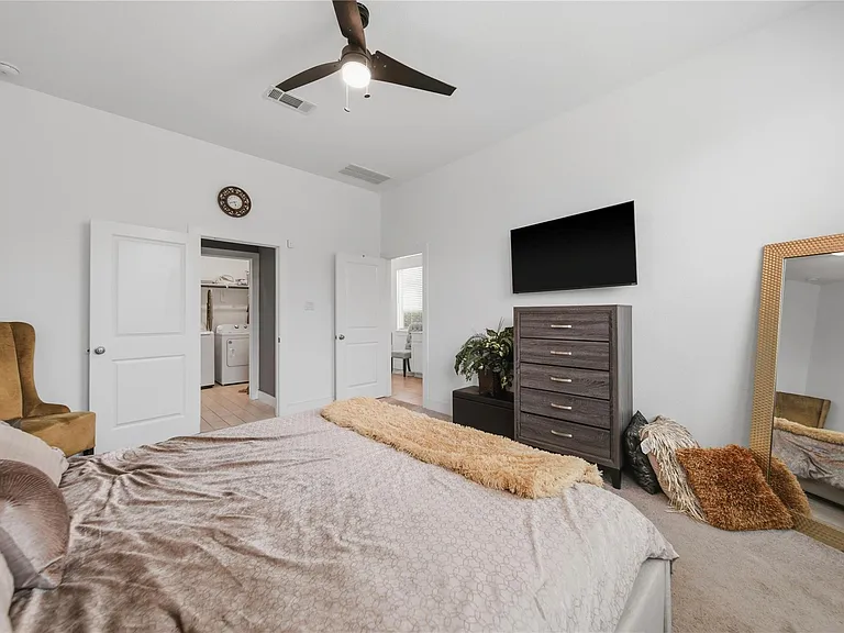 4512 Bartagrass Dr — Photo 18
