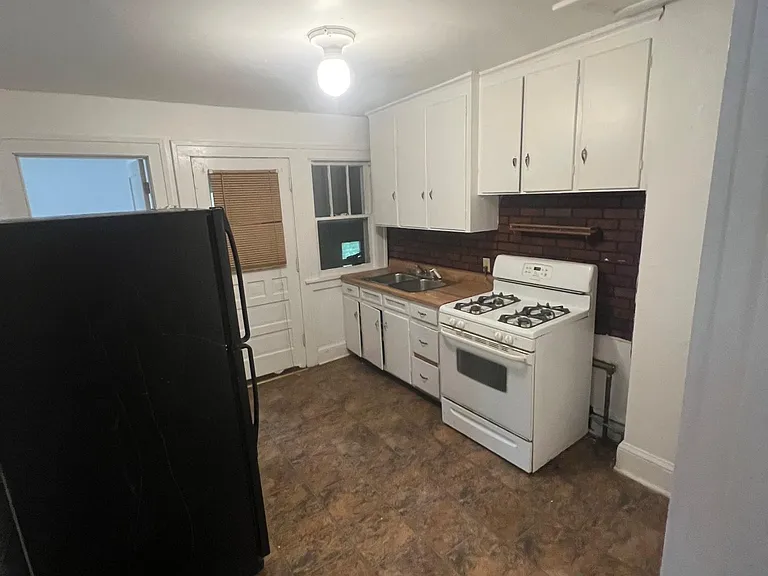 1608 Tracy St #2 — Photo 7