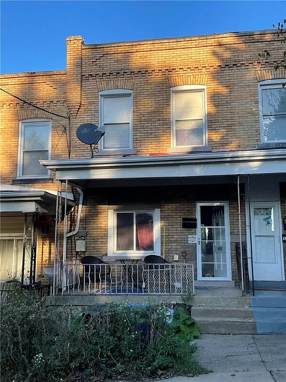 4315 Stanley St photo 1