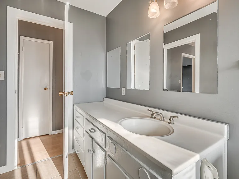2520 SW 68th St — Photo 32