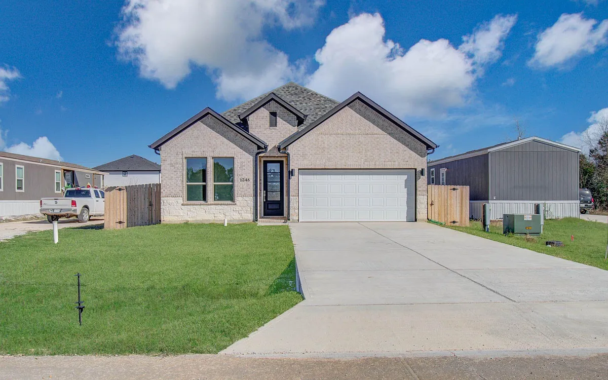 Building Photo - 1248 Road 5802