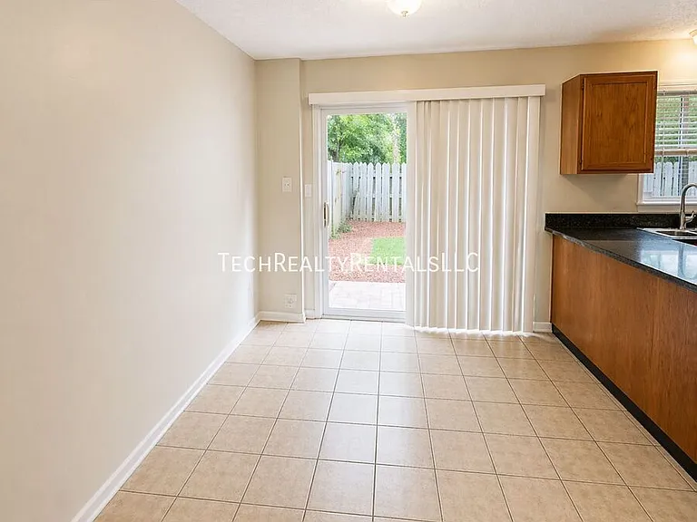 9456 Circlewood Dr #1 — Photo 6