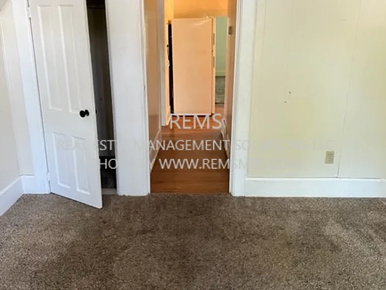 627 N Park St — Photo 7