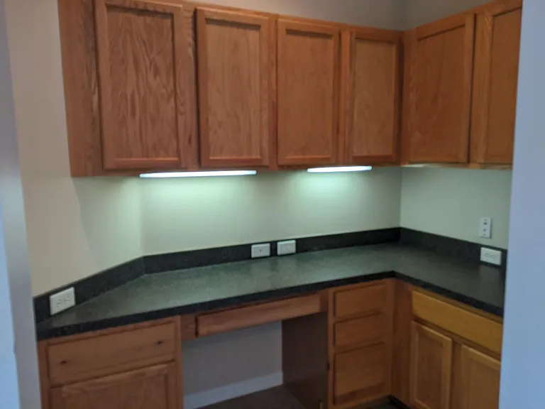 750 Lake Cove Pointe Cir — Photo 18
