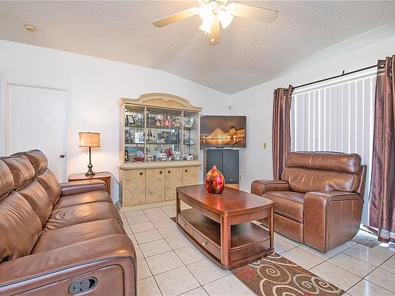 4th image of 1130 Tyler Lake Cir