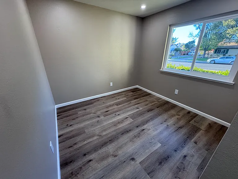 1565 Buttercup Ct — Photo 15