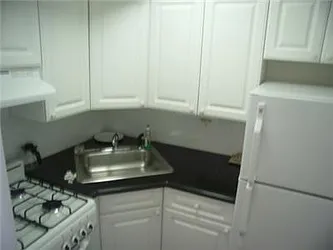 Rented by R New York