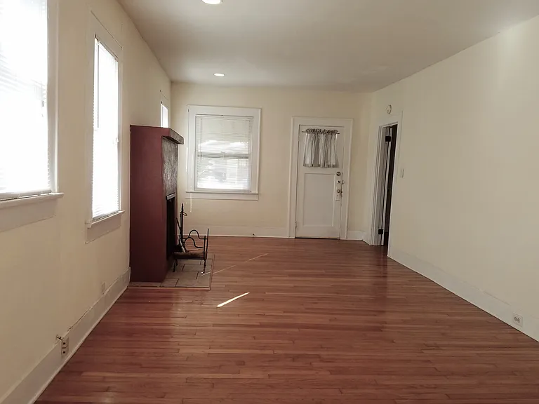 506 W Paris St — Photo 6