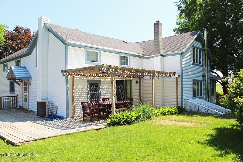 4th image of 443 Bell Road