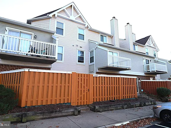 4405 Pembrook Village Dr #96, Alexandria, VA 22309