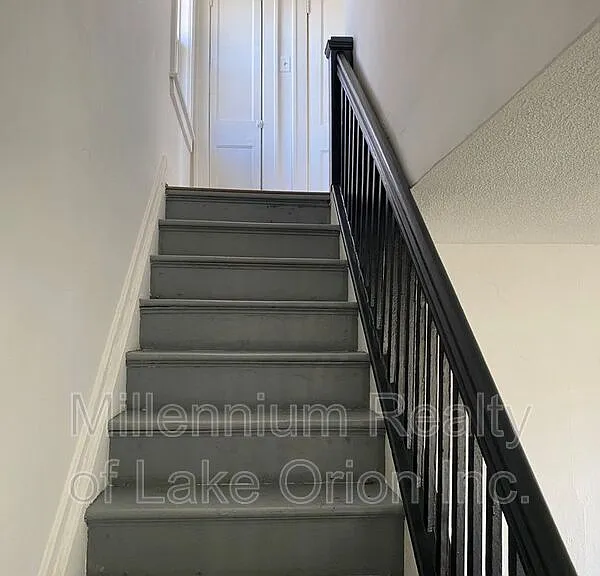 638 Joslyn Ave — Photo 8