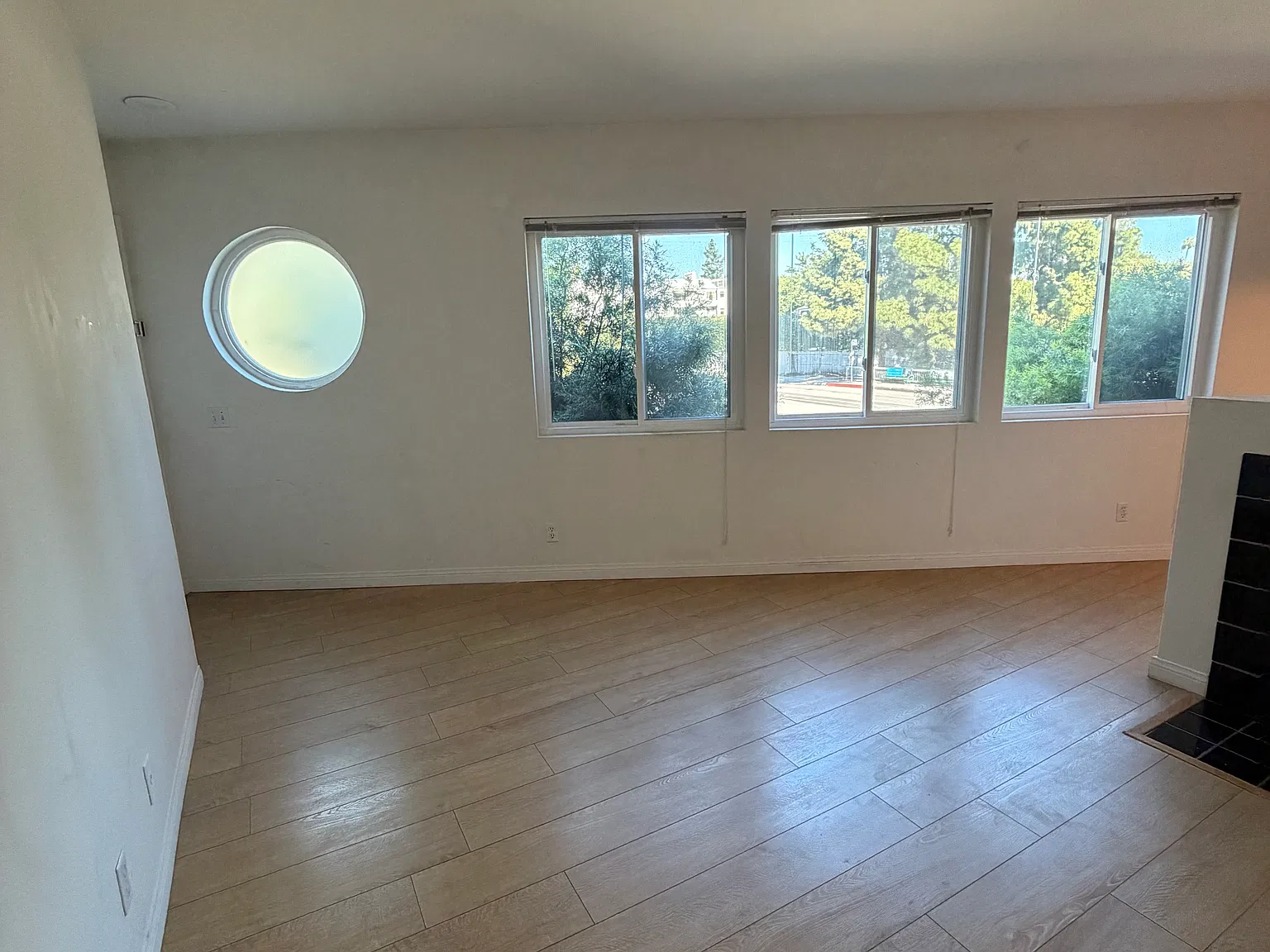1 bed, 900 sqft, $2,375 — Photo 2